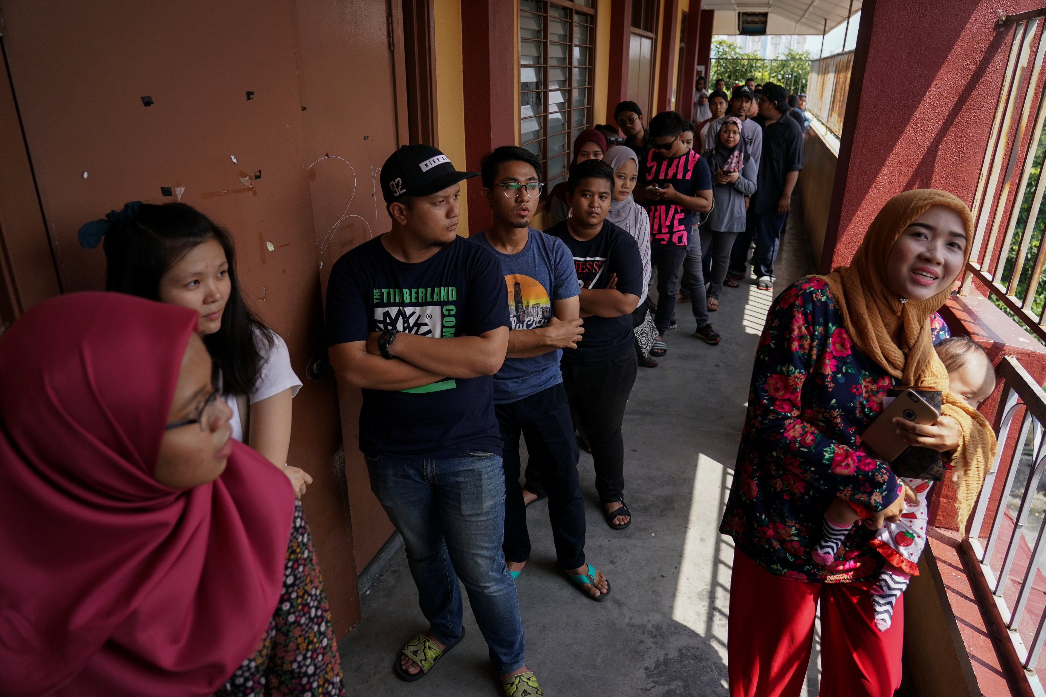 ▲▼排隊投票的馬來西亞選民。（圖／路透社）