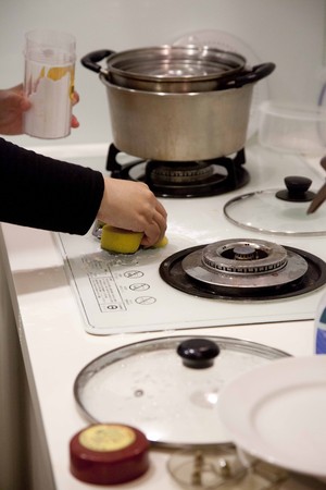 ▲▼針對媽媽們最頭痛的廚房清潔，專家提出4大整理撇步。（圖／永慶居家服務中心提供）