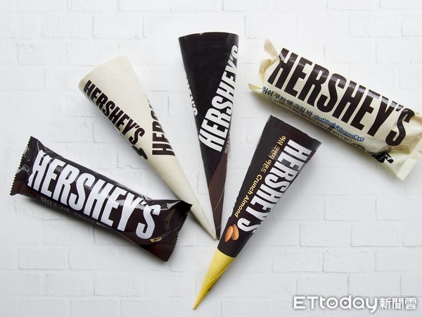 ▲洗版南韓妹子IG的Hershey’s 巧克力冰登台　台灣超市買得到。(圖／JASONS超市提供)
