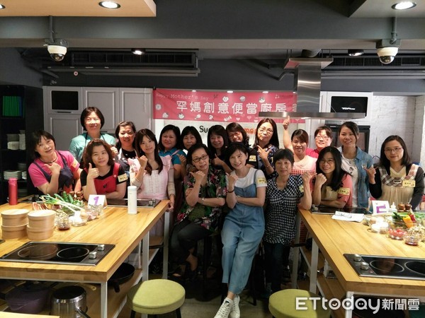 ▲20歲看起來像8歲　「天使症候群」讓他長不大。（圖／記者嚴云岑攝）