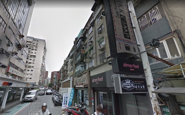 ▲▼忠孝東路4段巷弄內一名菲籍男子墜樓亡。（圖／翻攝自Google Map）
