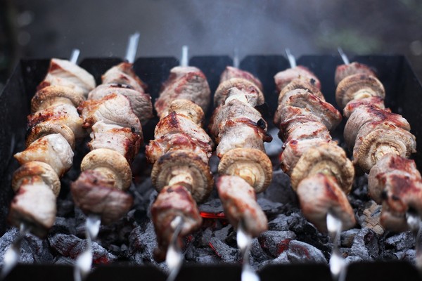 ▲▼烤肉,肉,串燒,BBQ,燒烤。（圖／取自免費圖庫Pixabay）
