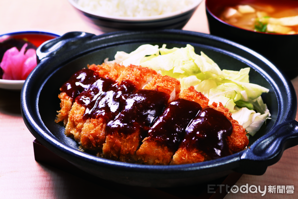 ▲日本定食餐廳SACHI FUKU YA 5/16登台　飯湯與漬物可以吃到飽。（圖／記者黃士原攝）