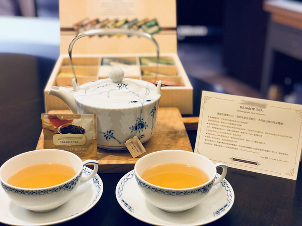 愛之味替雀巢代工的茶飲，去年推出市場上唯一通過有機認證的包裝茶，不僅安全訴求提升，還能藉此拉高售價，可望挹注公司營運表現。（圖／雀巢提供）