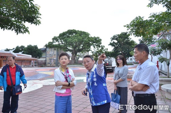 花蓮吉安鄉長黃馨與花蓮縣政府觀光處長彭偉族及文化局長陳淑美前往會勘吉安好客藝術村，期望藉資源整合下，打造吉安鄉文化觀光基地。（圖／吉安鄉公所提供）