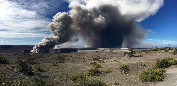 ▲夏威夷基拉韋厄火山持續大規模噴發。（圖／美聯社）