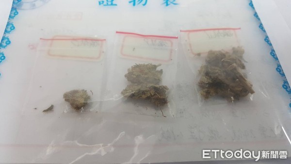 ▲▼警方從簡男身上查獲3包大麻毒品。（圖／記者邱中岳翻攝）