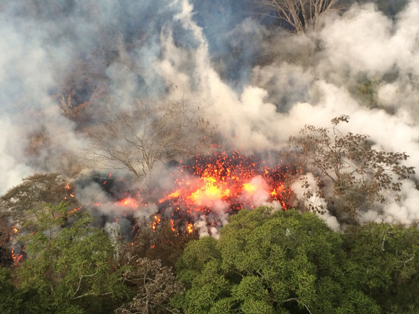 ▲夏威夷基拉韋厄火山屢屢爆發如末日。（圖／美聯社）