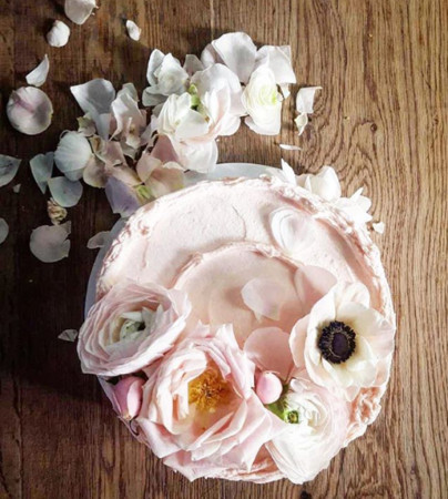 ▲▼ 哈利梅根婚禮／普塔克過去的蛋糕作品。（圖／翻攝自Instagram @violetcakeslondon）