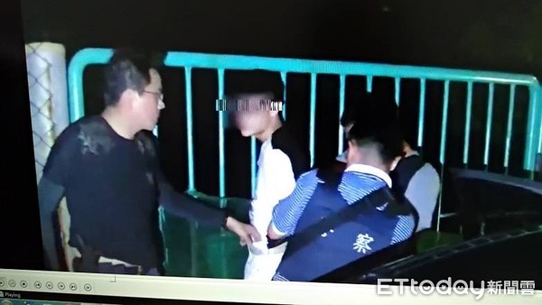 ▲▼男深夜運毒這次GG，還衝撞警察遭破窗逮捕。（圖／記者莊雅婷翻攝）