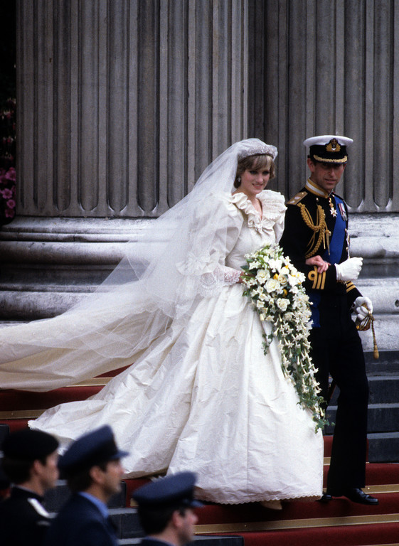 ▲黛安娜王妃穿David & Elizabeth Emanuel 8公尺裙襬婚紗,Princess Diana。（圖／達志影像）