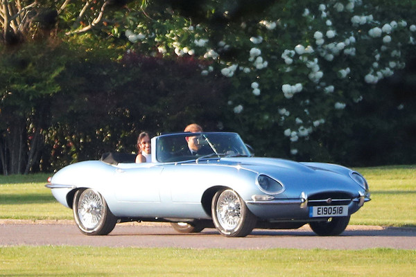 ▲哈利大婚／王子開「最美Jaguar老車」？其實是電動車E-Type Zero。（圖／路透社）