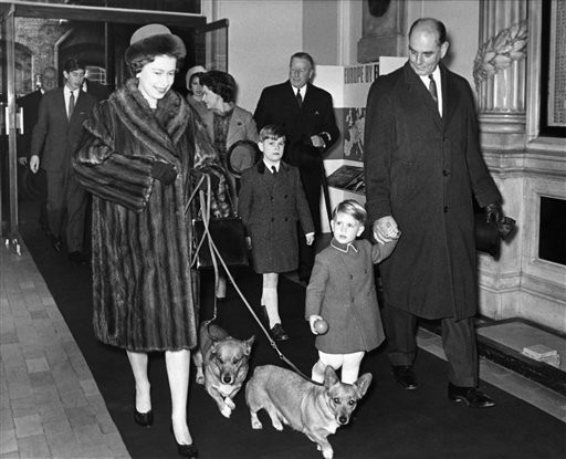 英國女王伊莉莎白二世超愛柯基犬。(圖／達志影像／美聯社)