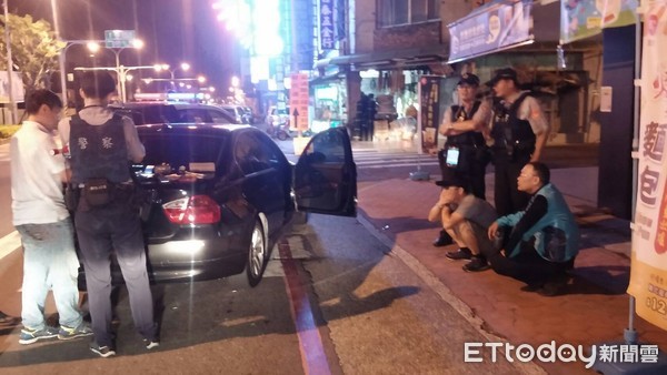 ▲台南市警三分局警方查獲詐欺車手林姓男子等人。（圖／記者林悅翻攝）