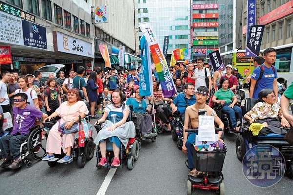 一群障礙者於5月初走上街頭，疾呼他們的性需求常遭忽略，甚至被認為不配享有性生活。