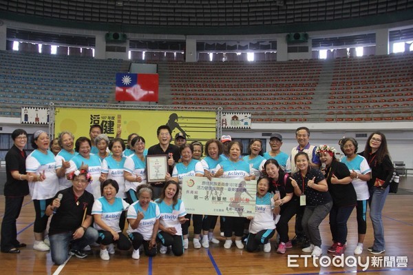 107年度活力健康操競賽分區競賽-台東區初賽選出｢長青組｣三隊及｢青壯組｣二隊，代表台東縣至桃園市參加全國健康操競賽。（圖／台東縣政府提供）