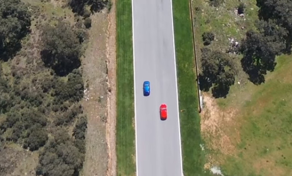 福斯Polo GTI短跑加速超給力　老大哥Golf GTI只能在後頭含淚追（圖／翻攝自Car Mania）