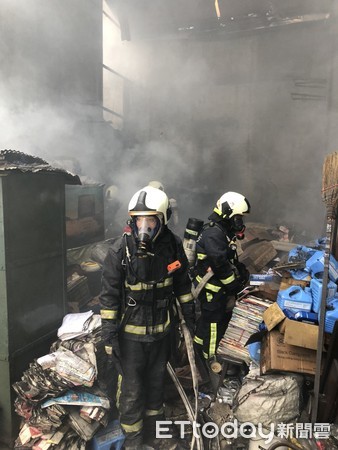 ▲▼豐原朴子街發生工廠氣爆，造成１人受到燒燙傷，送醫後無生命危險。（圖／記者李忠憲翻攝）