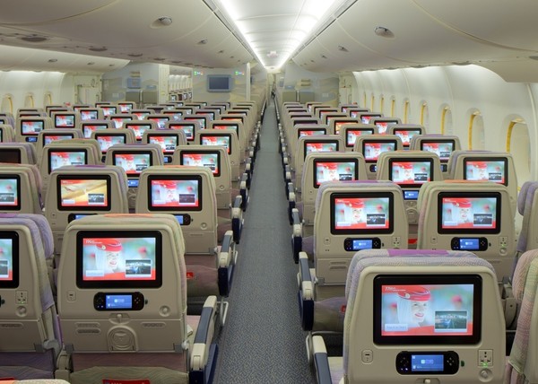 ▲搭阿聯酋A380客機，每人可獨享個人娛樂設施。      。（圖／阿聯酋航空題空）