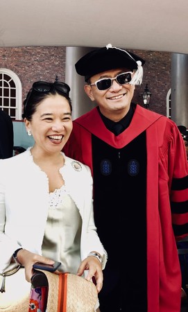 ▲▼王家衛獲頒哈佛大學榮譽博士殊榮。（圖／澤東提供）