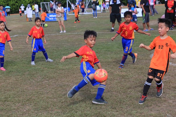 ▲排灣族內獅國小足球隊參加安聯小小世界盃高雄區       。（圖／主辦單位提供）