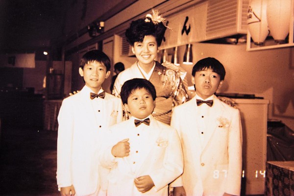 《好小子》在80年代上映後，掀起一陣旋風，讓顏正國（左）、小胖（陳崇榮、前中）、左孝虎（右）在全亞洲大紅大紫。（顏正國提供）