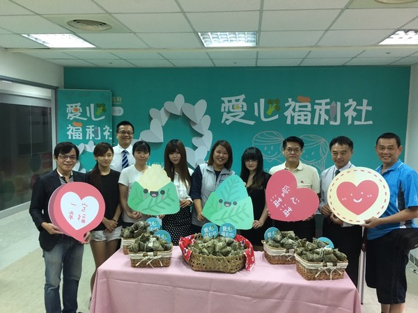 ▲新竹市政府社會處的愛心福利社今(28)日收到1,000顆愛心粽。