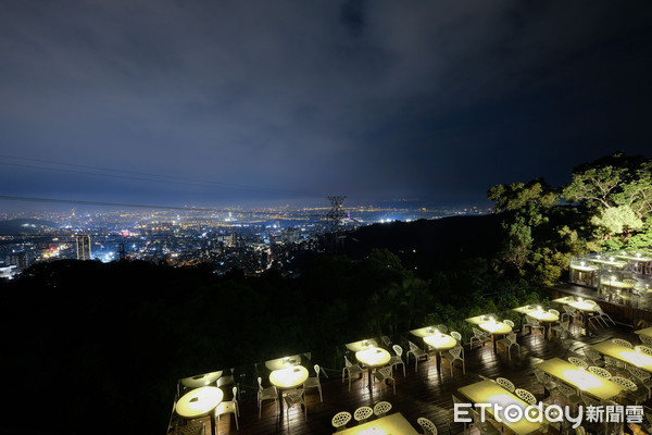 ▲▼陽明山八卦夜未眠餐廳  ,陽明山夜景           。（圖／記者徐文彬攝）