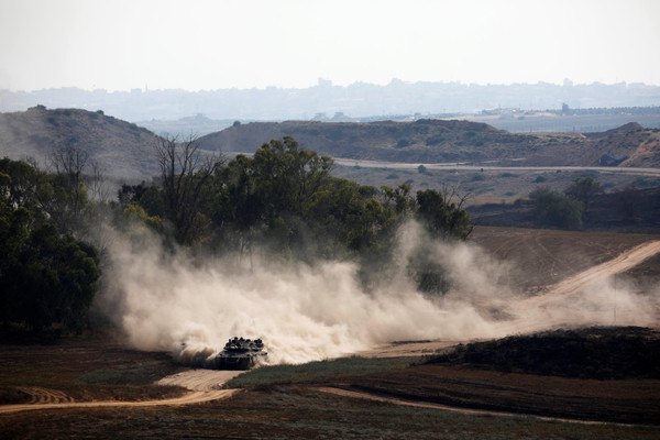 ▲以色列出動坦克前往加薩邊境。（圖／路透社）