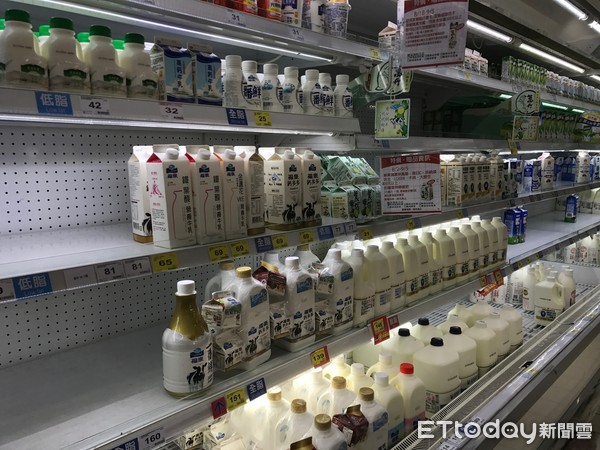 ▲▼  牛奶，買飲料，超商           。（圖／資料照）