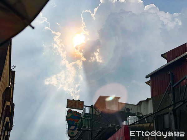 ▲▼雨過天晴,下雨,陣雨,放晴。（圖／記者謝盛帆攝）