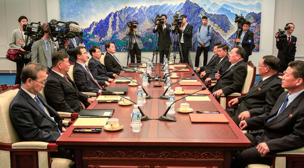 ▲▼ 南北韓各派出5名代表出席高層會談。（圖／路透社）