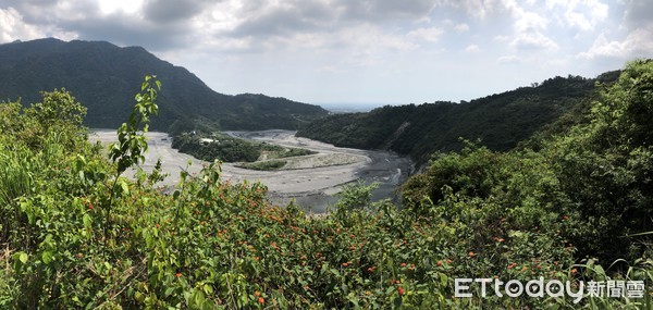 ▲「屏東縣登山活動管理自治條例」及「屏東縣民間辦理大型群聚活動安全管理自治條例」，於今(107)年5月經內政部核定通過，自5月28日起公告生效。（圖／記者宋德威攝）