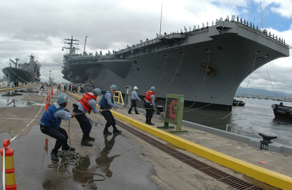 ▲▼尼米茲號航空母艦戰鬥群。（圖／達志影像／美聯社）