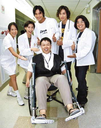 王小棣（中）的《大醫院小醫生》被拿來與《流星花園》《吐司男之吻》相提並論，被譽為台灣第1代偶像劇，那也是台灣第1部職場劇。（稻田提供）