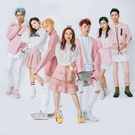 ▲這群人木星、茵聲、展榮、石頭、董仔、展瑞和尼克。（圖／翻攝自這群人臉書）