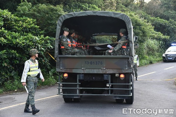 吳彥霆殉職，軍警消持續搜山。（圖／季相儒攝）