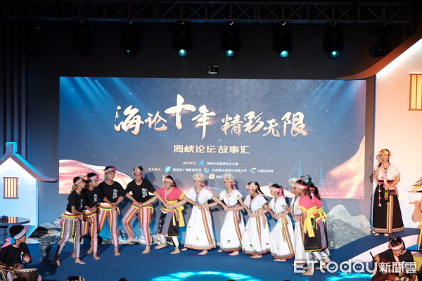 ▲台東知本國中學生表演阿美族舞蹈。（圖／記者曾俊豪攝）