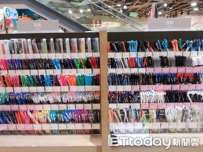 原子筆賣8元不漲價!文具店老闆吐1句 她爆衝擊:再用新台幣支持