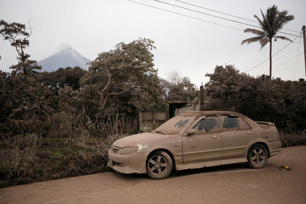 ▲瓜地馬拉富埃戈火山（Volcán de Fuego）噴發造成傷亡。（圖／路透社）