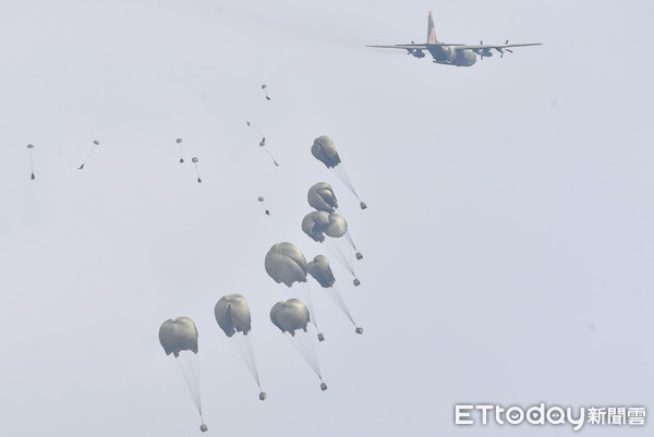 ▲▼漢光34號演習,C-130實施物資空投。（圖／記者李毓康攝）