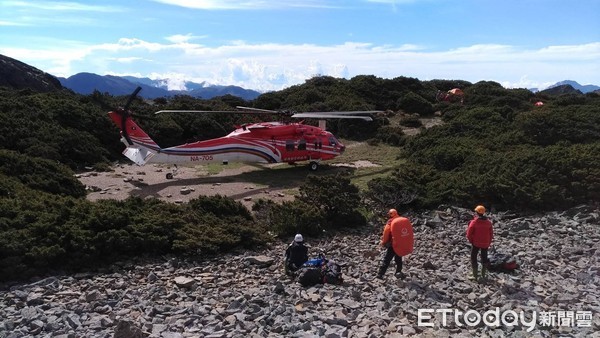 ▲直升機前往玉山救援。（圖／記者宋德威攝）