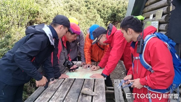 ▲直升機前往玉山救援。（圖／記者宋德威攝）