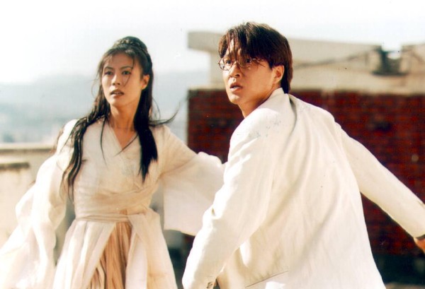 韓石圭（右）、陳熙瓊主演的《銀杏樹床》，結合前世今生、人鬼戀等題材，讓韓國電影圈大開眼界。（翻攝自DAUM網站）