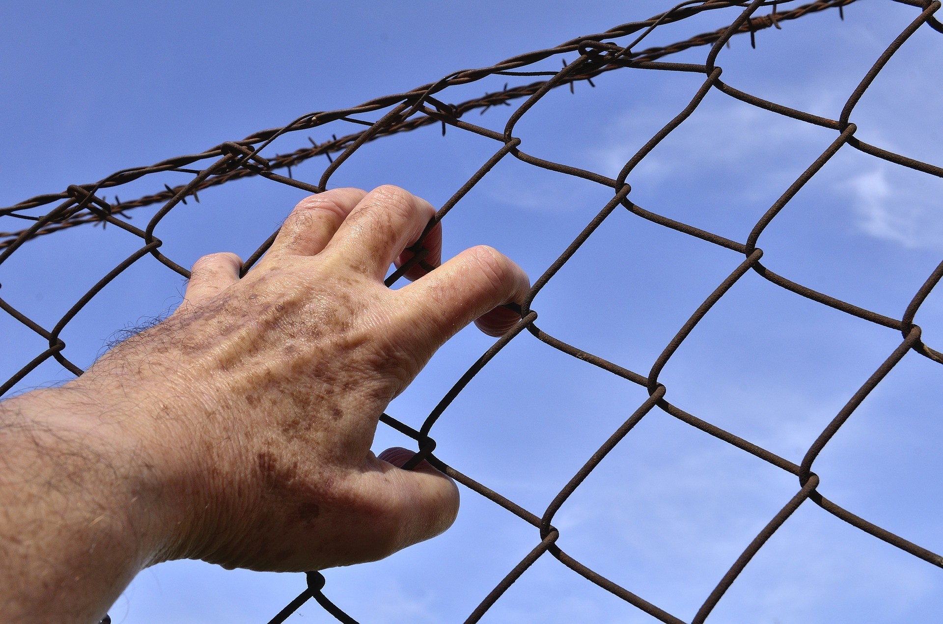 監獄，鐵絲網（圖／取自免費圖庫Pixabay）