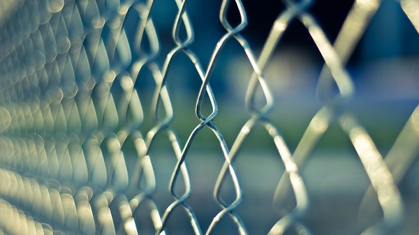 監獄，鐵絲網（圖／取自免費圖庫Pixabay）