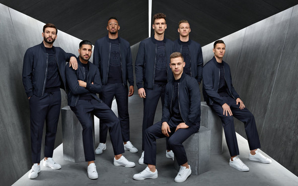 德国「男模足球队」回来了! 全体穿西装 小白鞋根本偶像男团