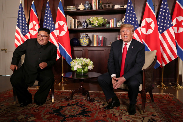 ▲川金會／美國總統川普（Donald Trump）與北韓領導人金正恩會面握手。（圖／路透社）