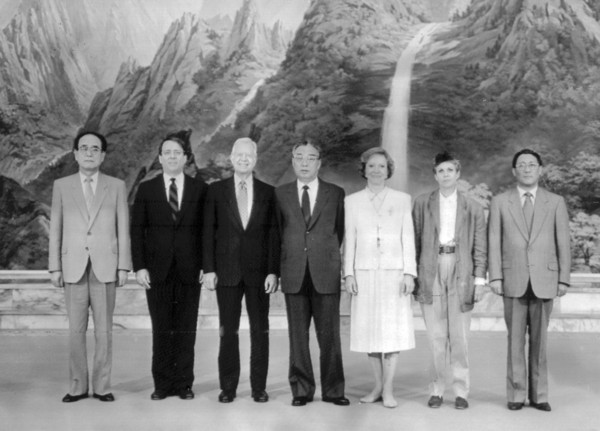 ▲▼美國前總統卡特1994年拜訪北韓。（圖／美聯社）