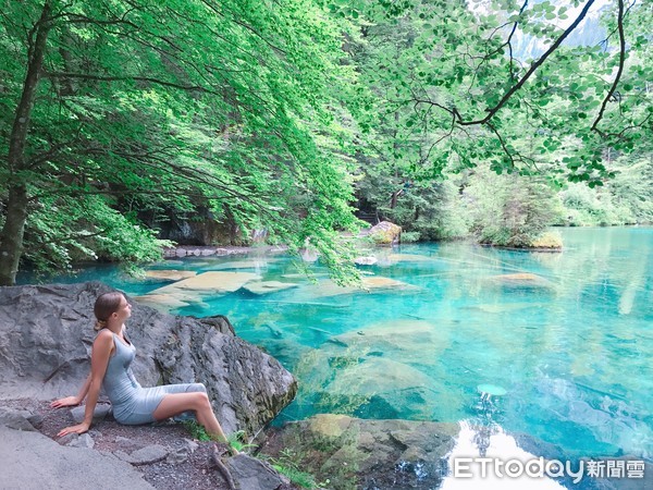 ▲▼瑞士景點-藍湖Blausee。（圖／記者賴文萱攝）